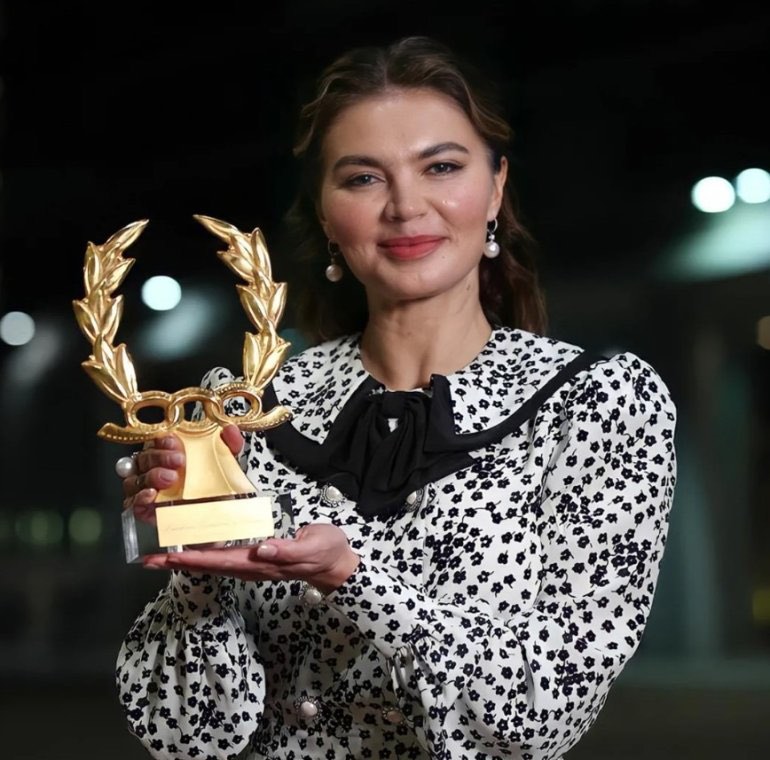 Müəmmalı ölüm - Putinin məşuqəsinin mamaçası öldü - FOTO