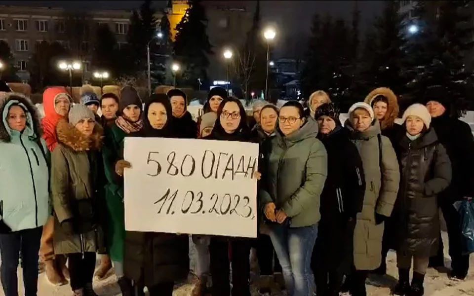 Bir qrup rusiyalı qadından Putinə ÇAĞIRIŞ: “Ərlərimizi, oğullarımızı geri çağırın”