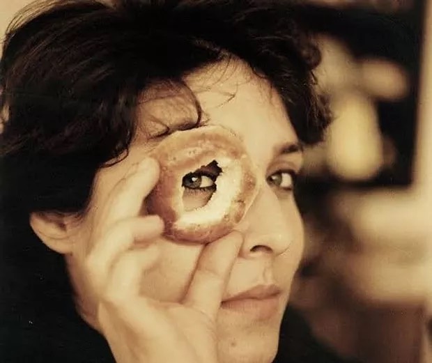 29 illik ömrü ilə adını ədəbiyyat və feminizm tarixinə yazdırmağı bacaran Nilgün Mərmərənin intiharla bitən ömrü