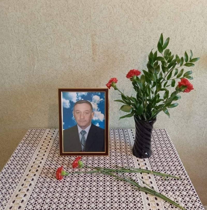 Azərbaycanda vəzifəli şəxs qəfil vəfat etdi - FOTO