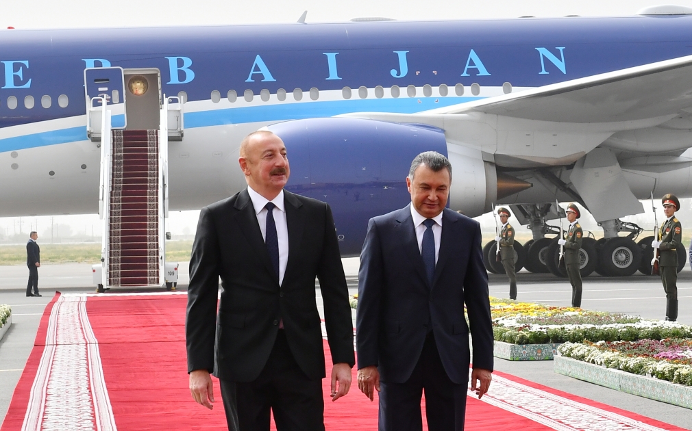 Prezident Tacikistana getdi - FOTO