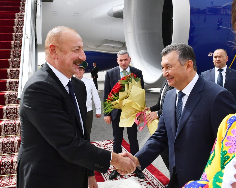 Prezident Tacikistana getdi - FOTO