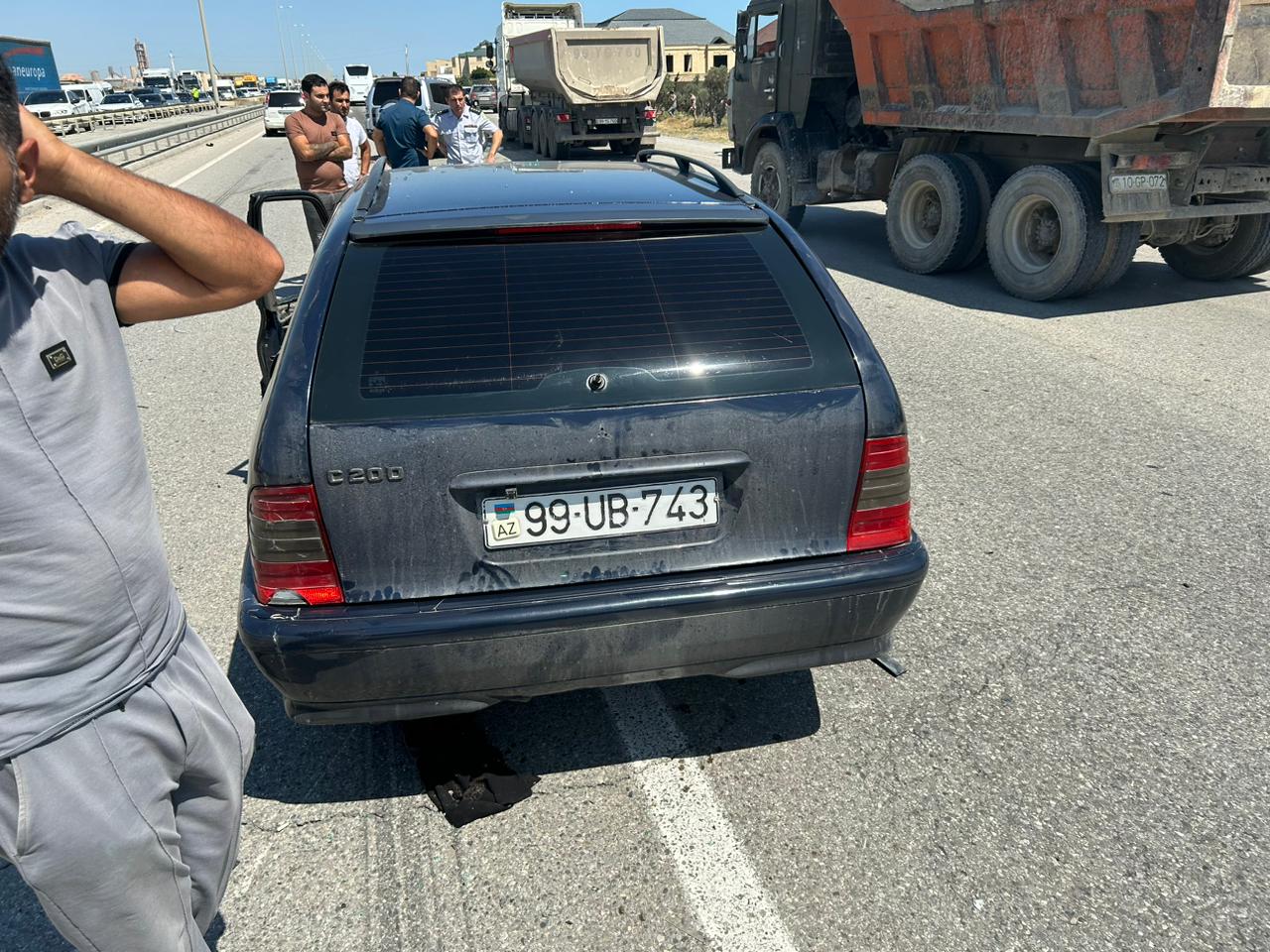 Qaradağda zəncirvari QƏZA: 4 maşın toqquşdu, piyada öldü - FOTOLAR