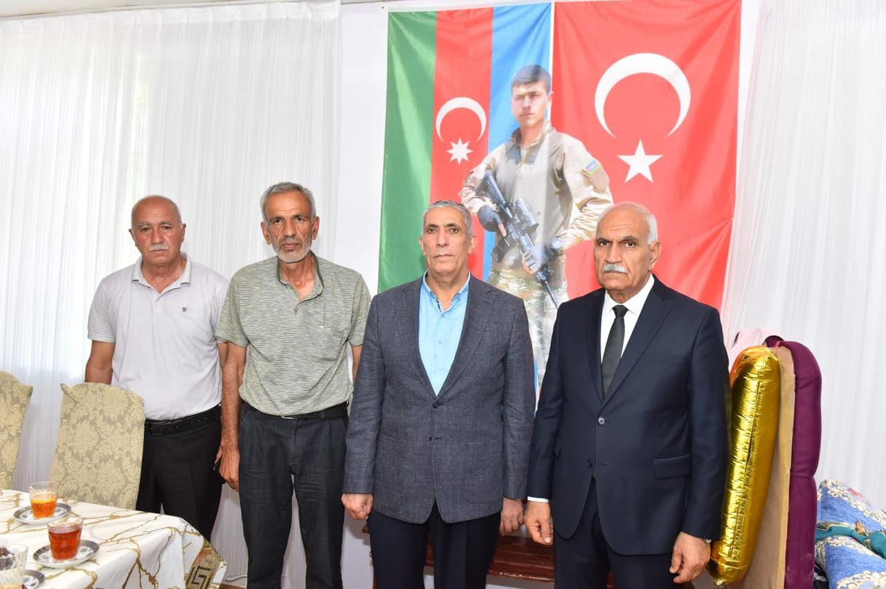 Siyavuş Novruzov şəhid ailələri və seçiciləri ilə görüşləri davam etdirir - FOTOLAR