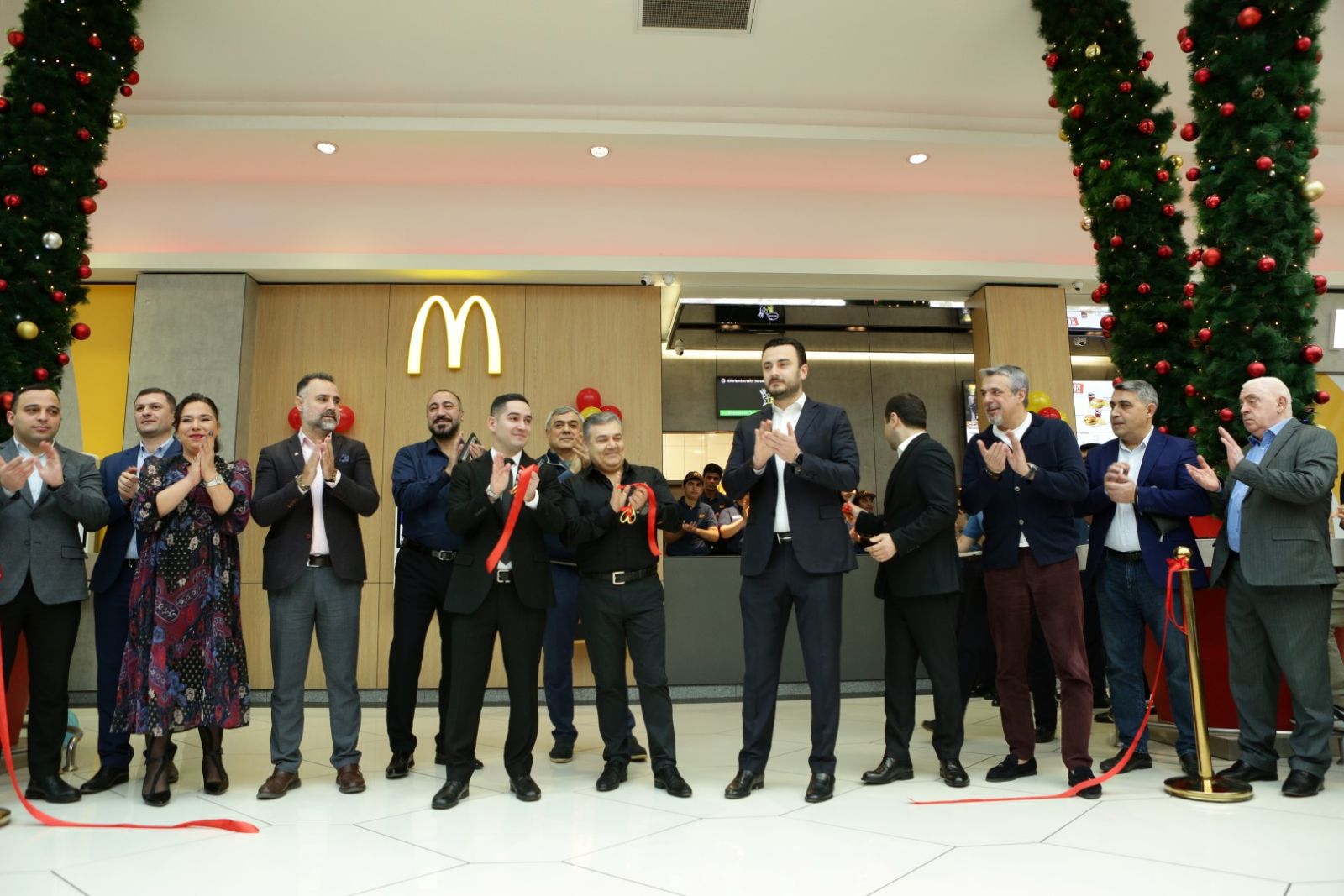 "Metropark"da yeni "McDonald's" restoranı açıldı - FOTO