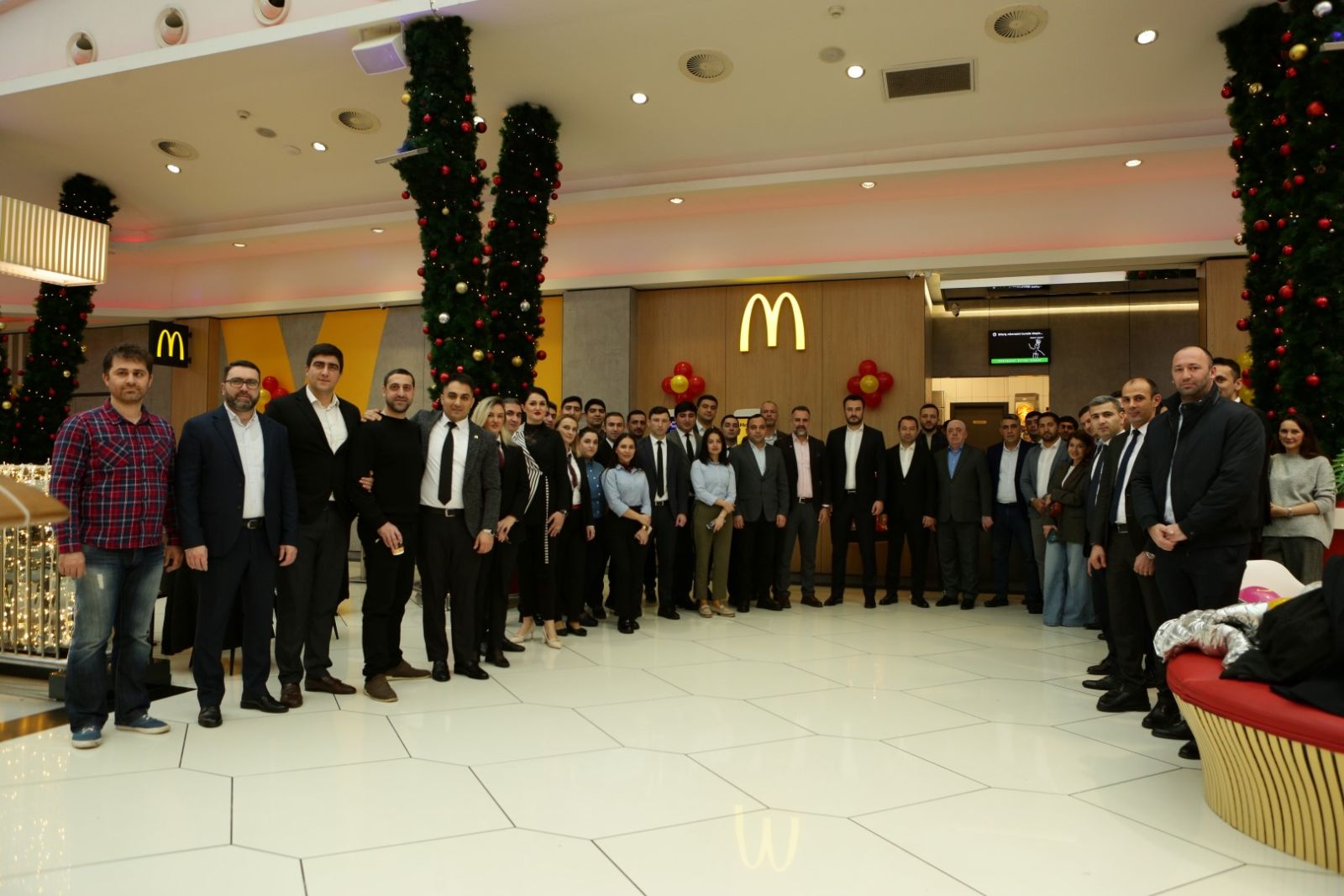 "Metropark"da yeni "McDonald's" restoranı açıldı - FOTO