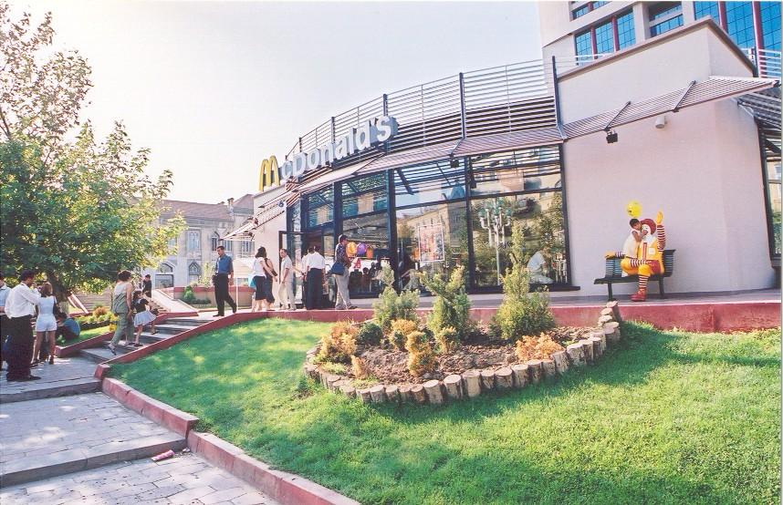 "McDonald's"ın Azərbaycanda 25 illik fəaliyyətinin yekunları: şirkət rəhbərliyi ilə müsahibə