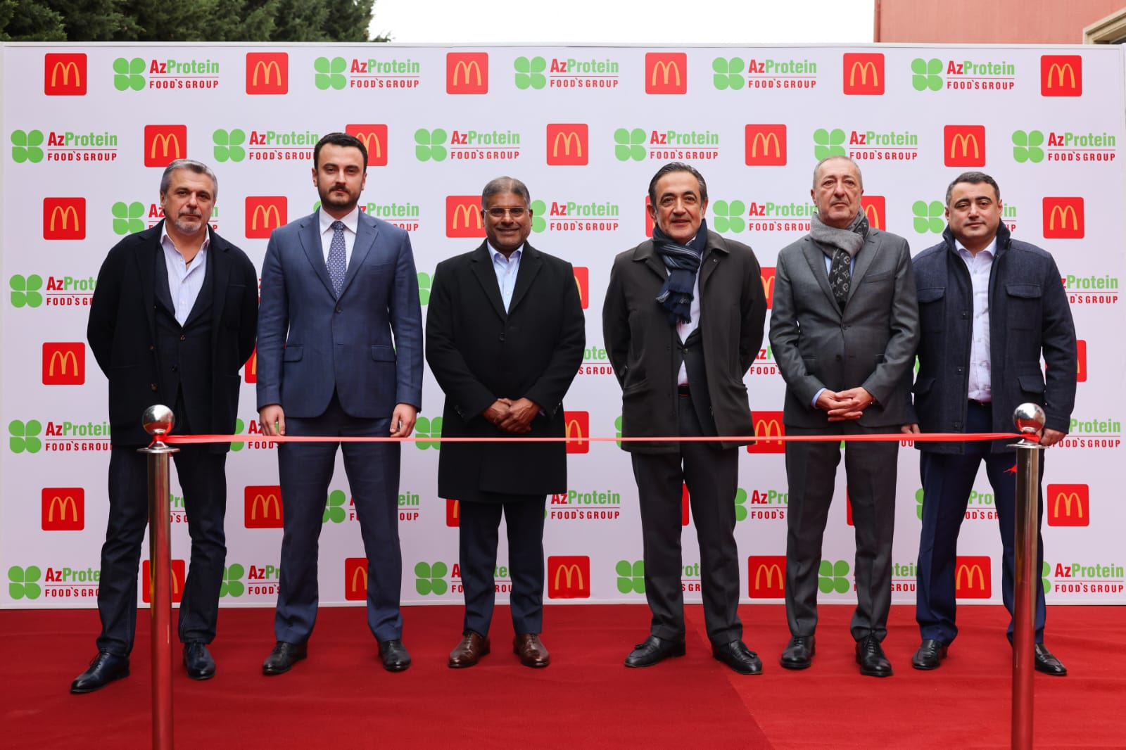 "McDonald's"ın Azərbaycanda 25 illik fəaliyyətinin yekunları: şirkət rəhbərliyi ilə müsahibə