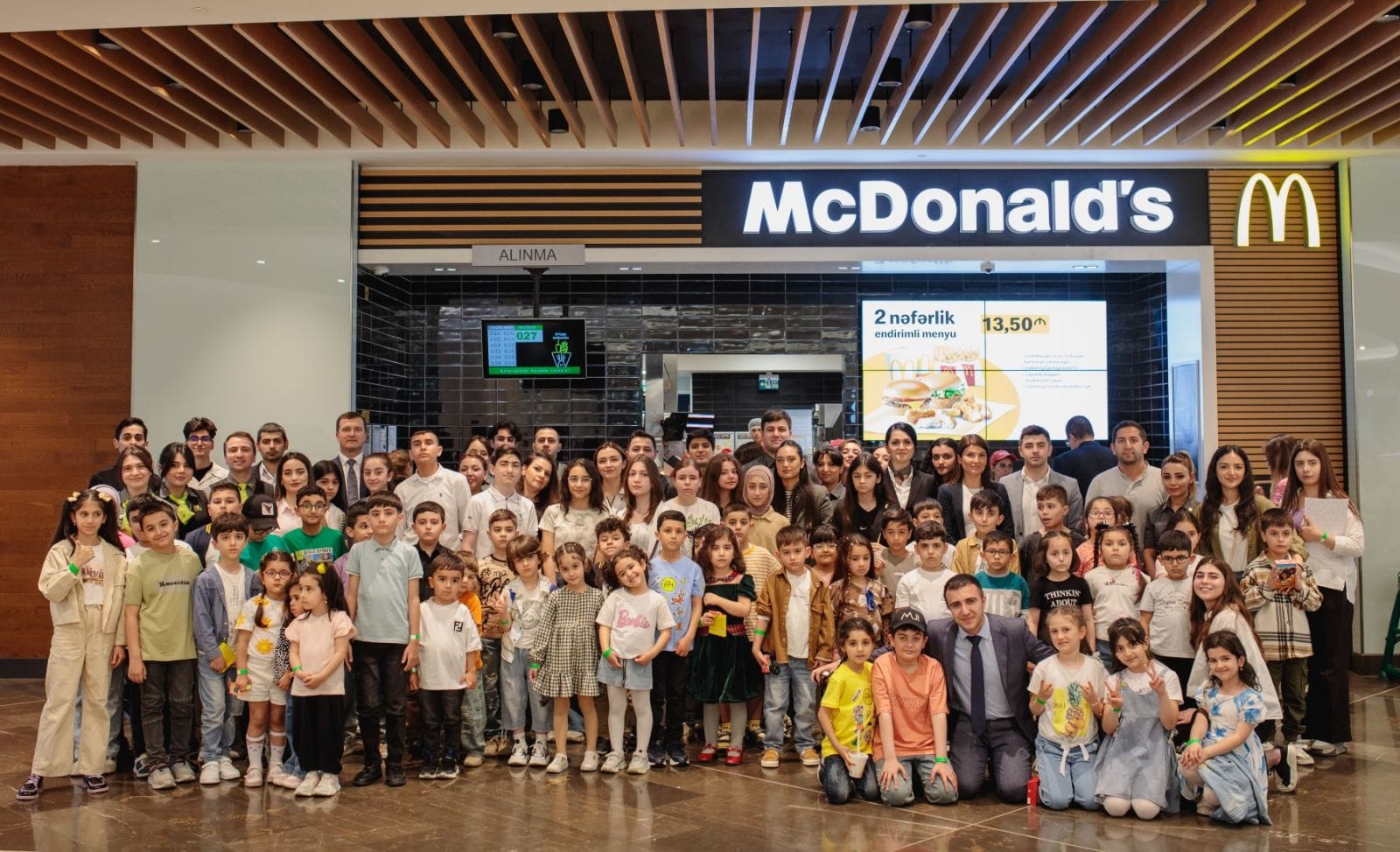 "McDonald's"ın Azərbaycanda 25 illik fəaliyyətinin yekunları: şirkət rəhbərliyi ilə müsahibə