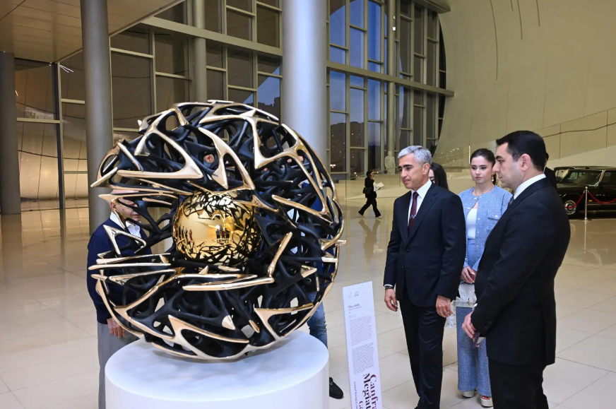 FORBES Heydər Əliyev Mərkəzindən yazdı - FOTOLAR