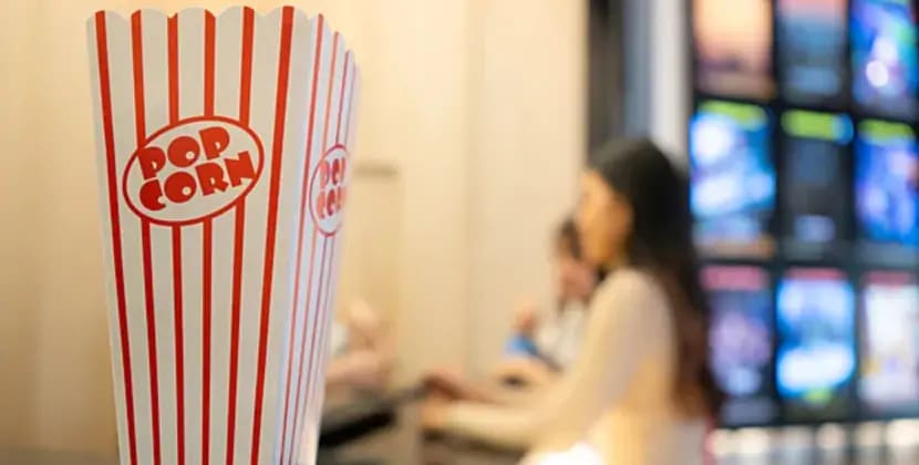 Uzun reklamlara görə kinoteatrı məhkəməyə verdi