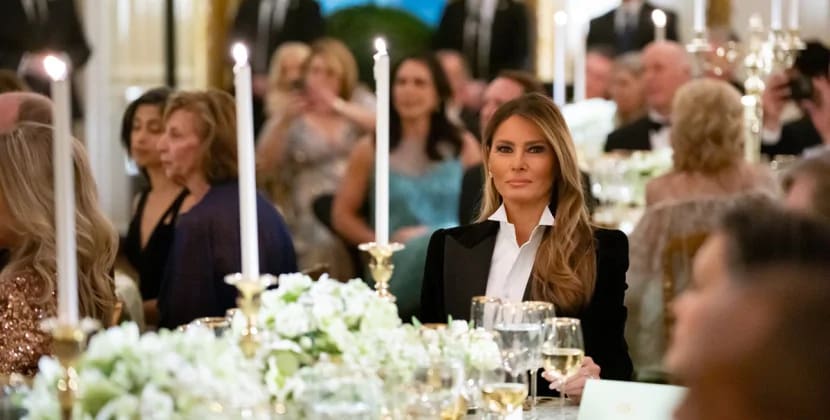 Melaniya Tramp uzun müddət sonra qəfil həyat yoldaşının yanına qayıdıb