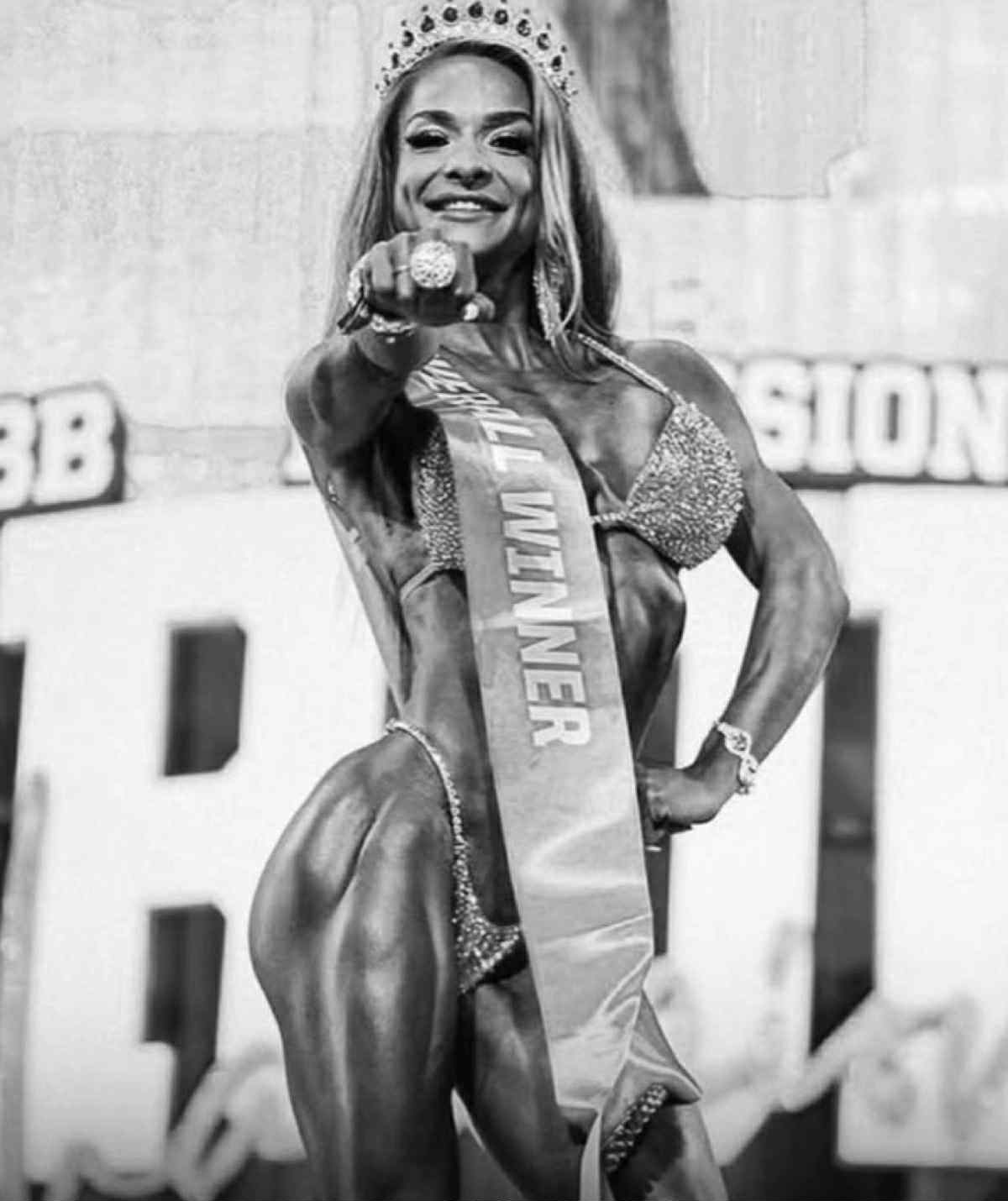 "Miss Olympia" iddiaçısı 37 yaşında vəfat etdi - FOTO