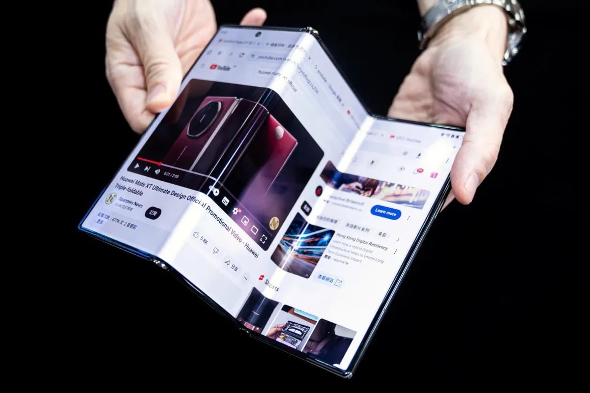 "Huawei"dən üçqat qatlanan yeni telefon - FOTO