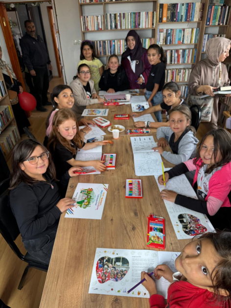 Azərbaycan Türkiyənin bir kəndinə 600 kitab hədiyyə etdi - FOTO