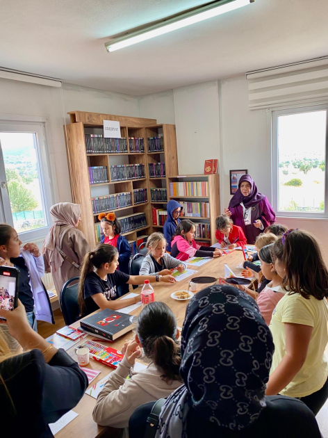 Azərbaycan Türkiyənin bir kəndinə 600 kitab hədiyyə etdi - FOTO
