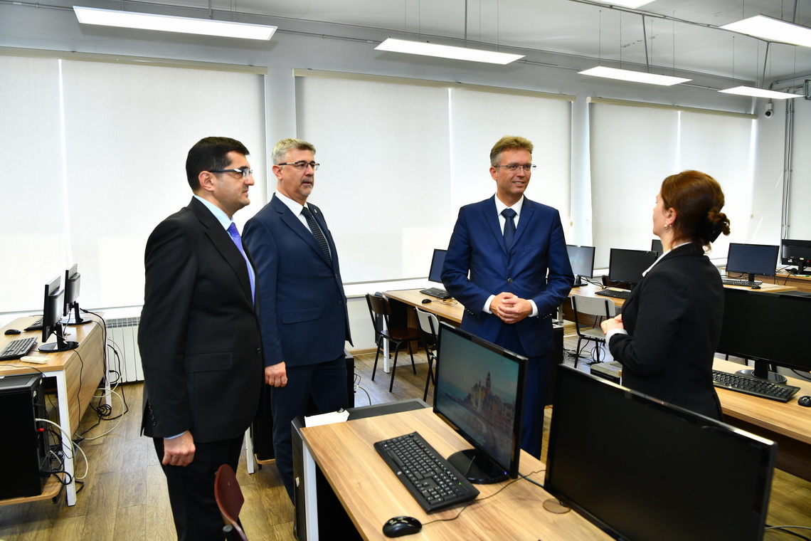 Macarıstanın mədəniyyət və innovasiya naziri ADNSU-da olub - FOTO
