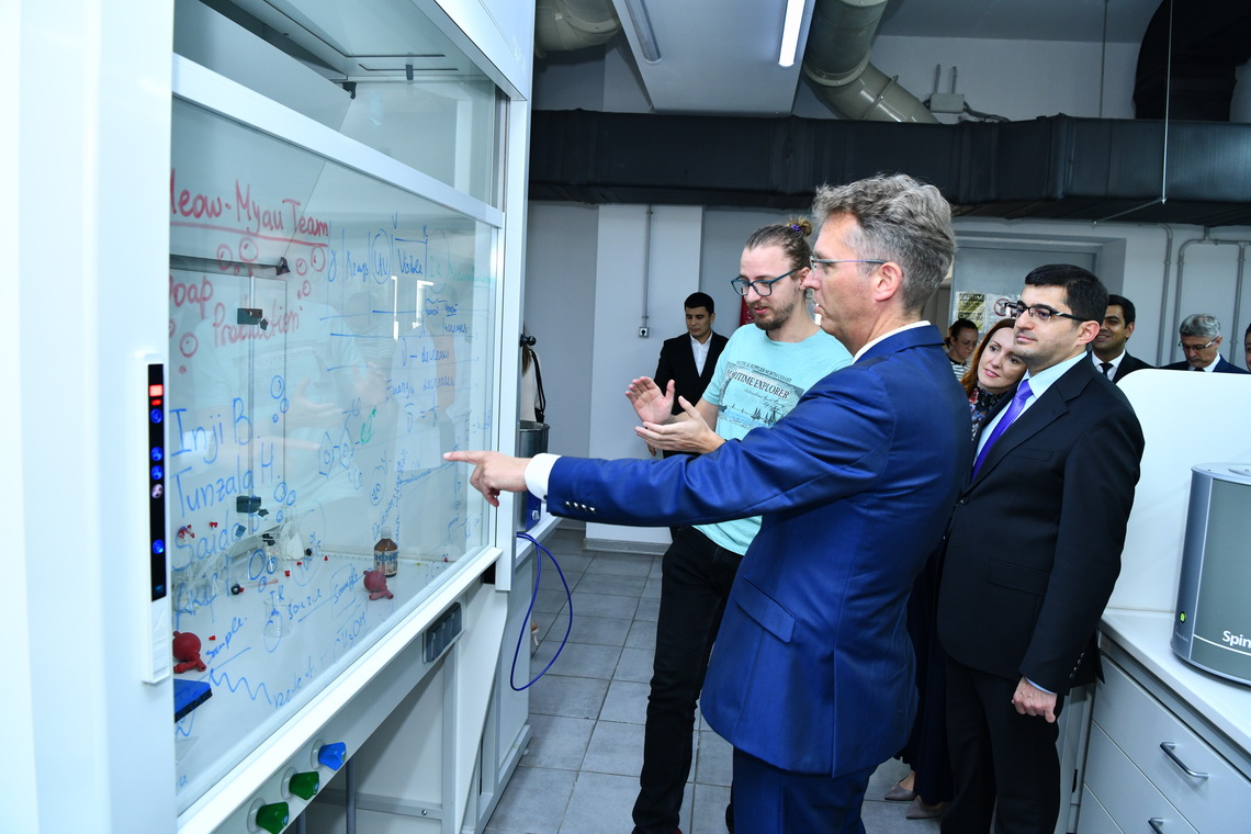 Macarıstanın mədəniyyət və innovasiya naziri ADNSU-da olub - FOTO