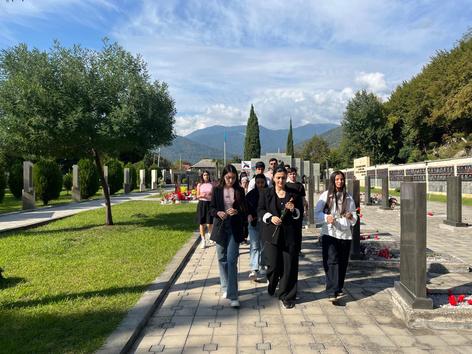 Gənclərin İnkişaf və Karyera Mərkəzi Anım Gününə həsr olunmuş silsilə tədbirlər keçirib - FOTO