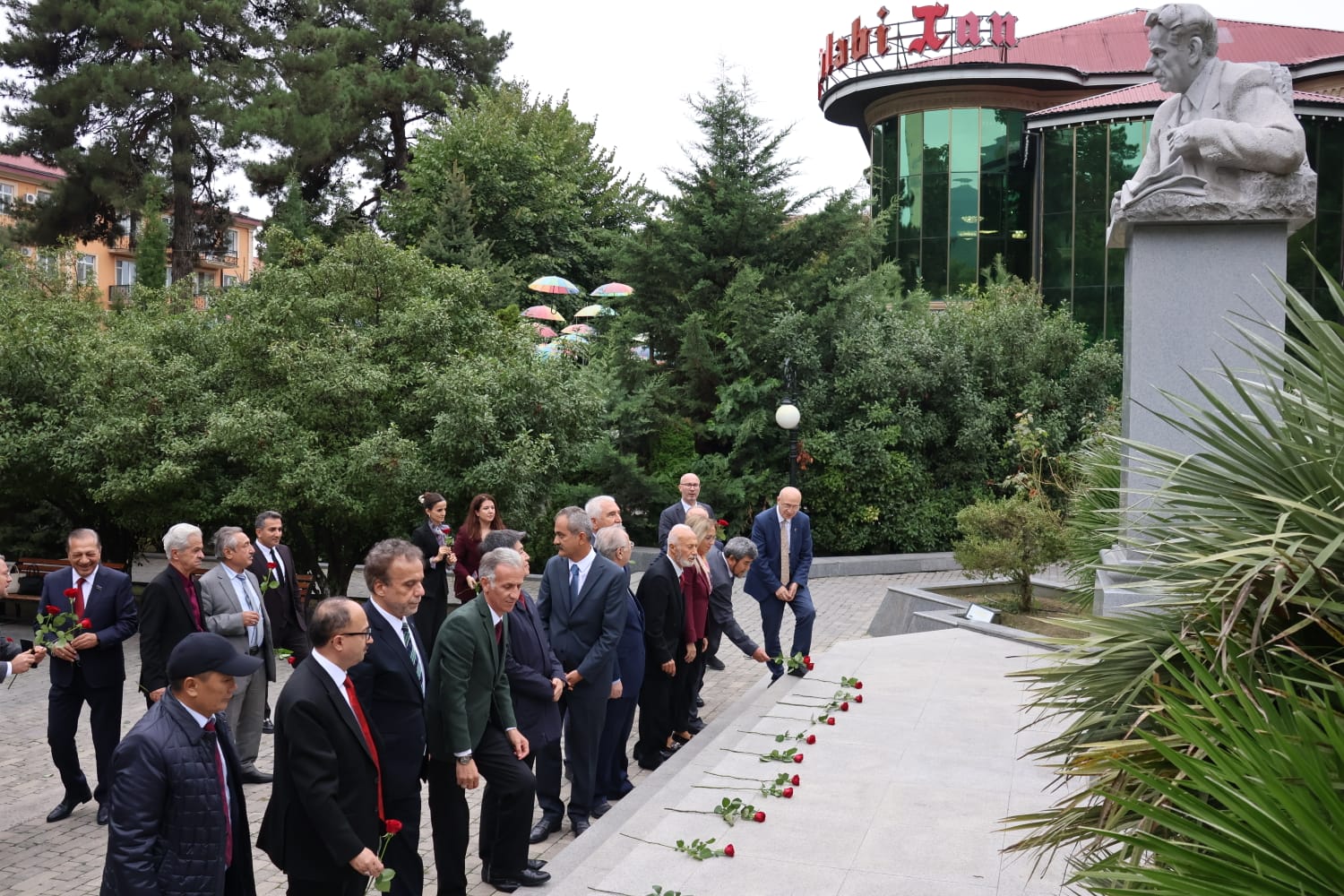 İstiqlal şairi Bəxtiyar Vahabzadənin anadan olmasının 100 illiyi qeyd edilib – FOTOLAR