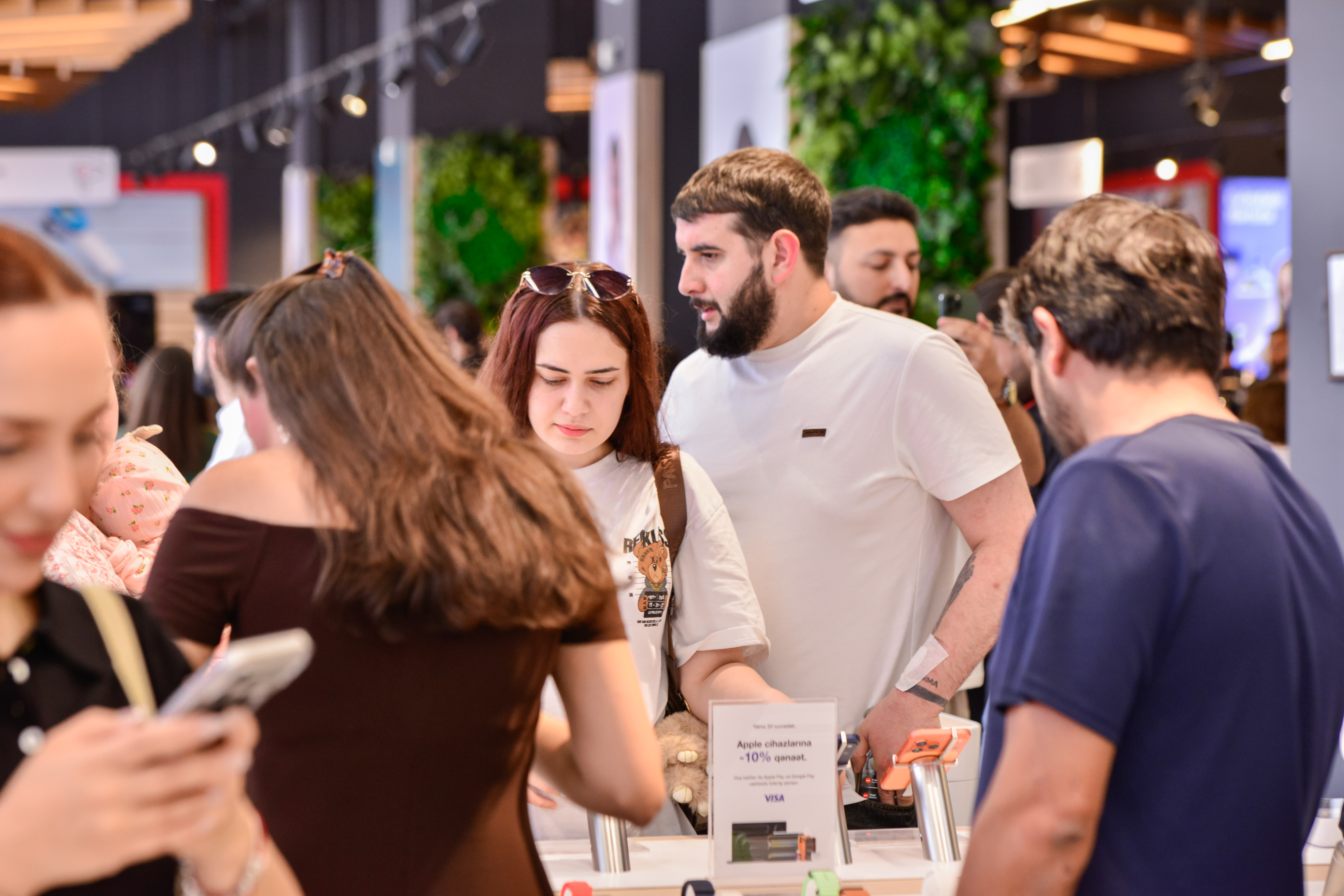 Qafqazın ilk rəsmi “Apple Shop”u “Kontakt”da fəaliyyətə başladı – APPLE EKOSİSTEMİ BİR MƏKANDA — foto 2