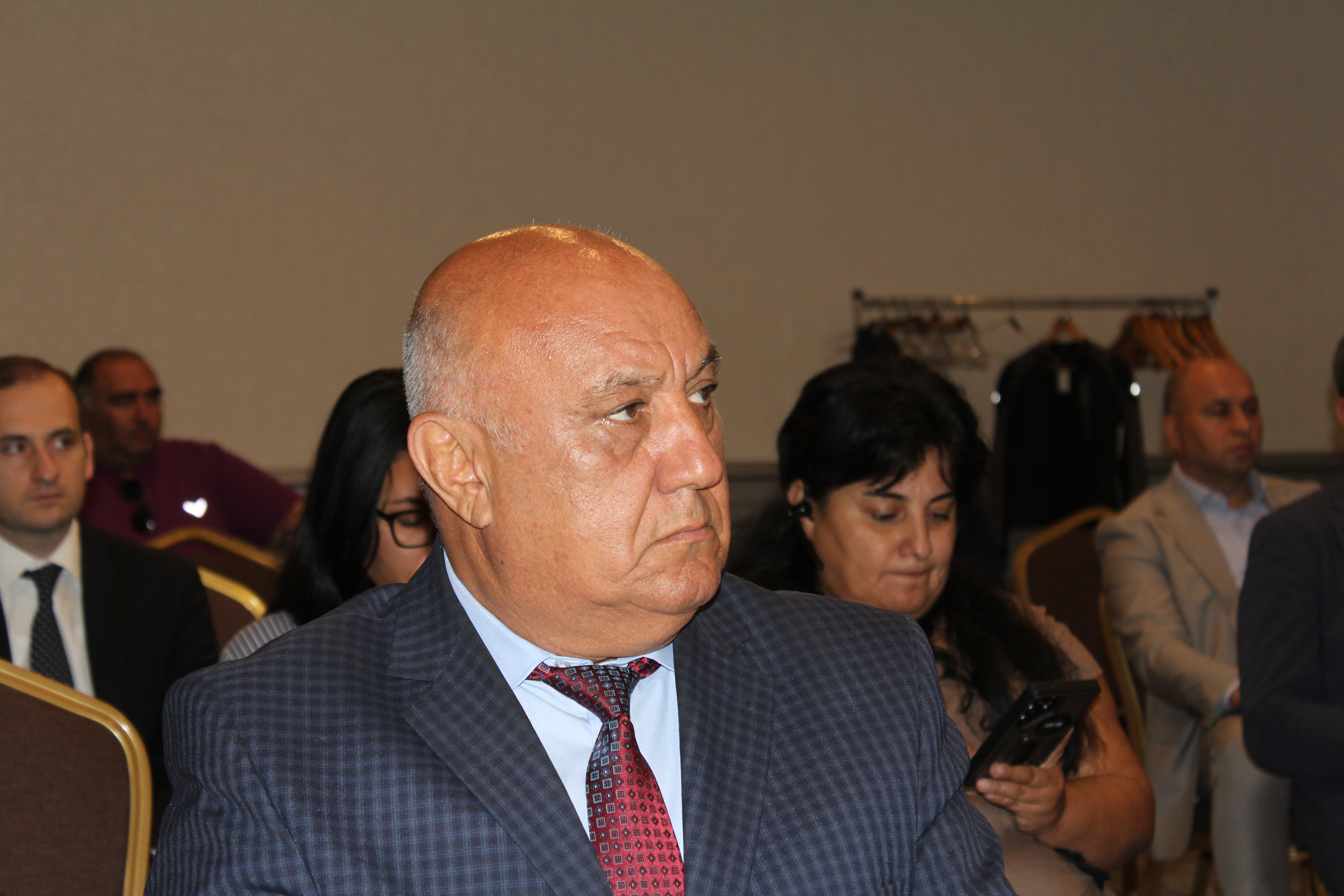 Bakıda saxta ehtiyat hissələri və paralel idxalın ölkəyə vurduğu zərərlər müzakirə edildi - VİDEO — foto 8