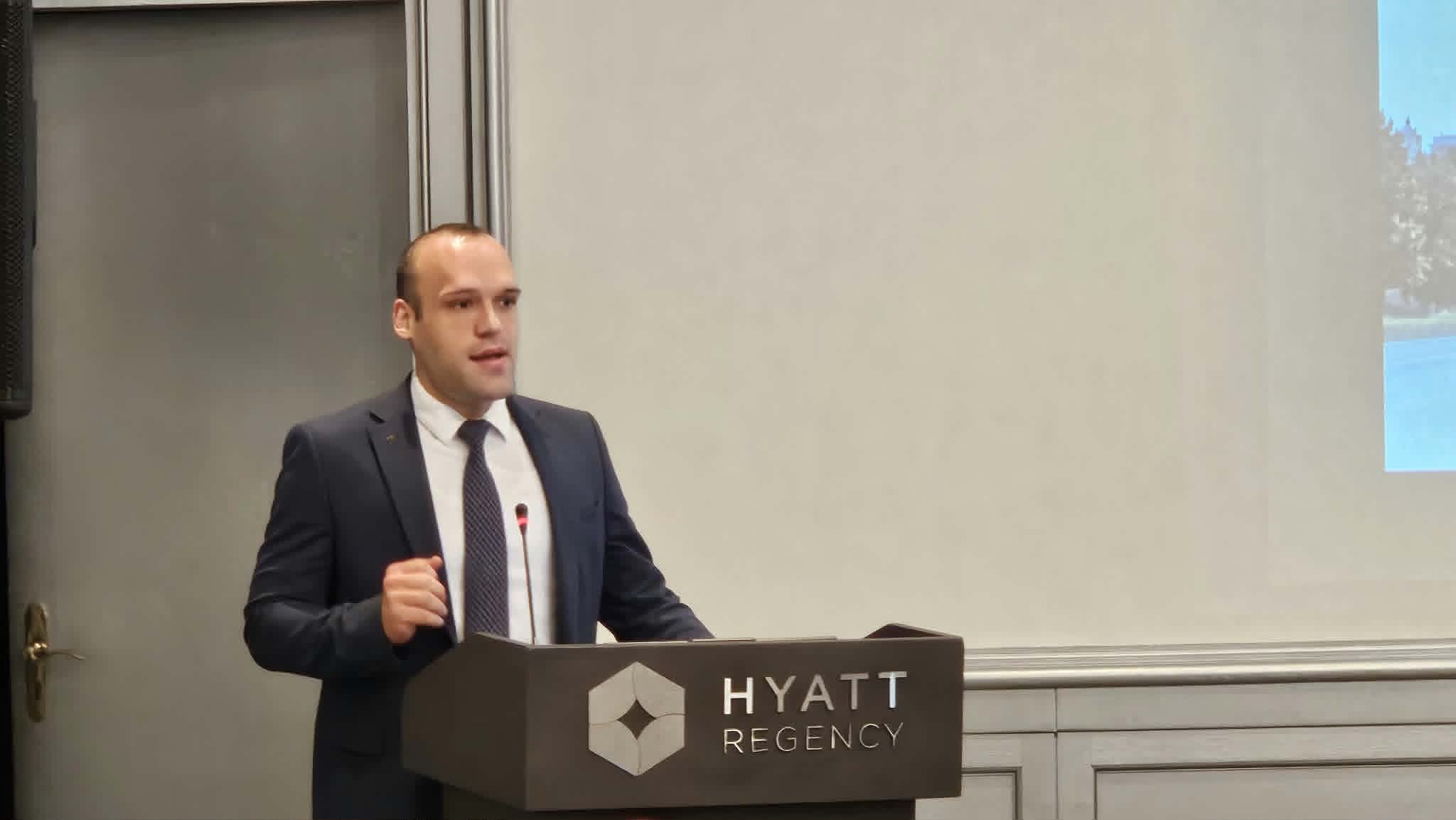 Bakıda saxta ehtiyat hissələri və paralel idxalın ölkəyə vurduğu zərərlər müzakirə edildi - VİDEO — foto 3