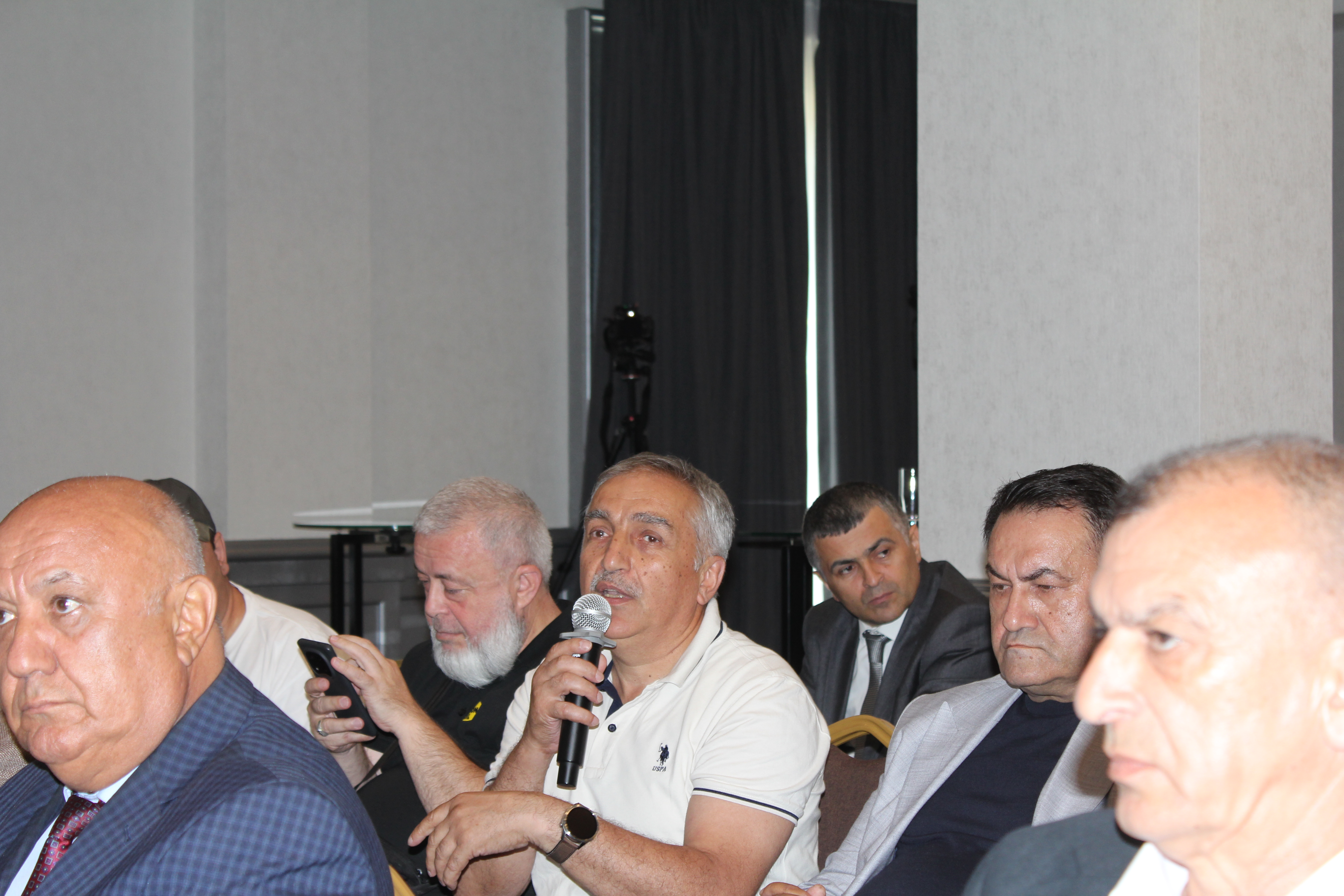 Bakıda saxta ehtiyat hissələri və paralel idxalın ölkəyə vurduğu zərərlər müzakirə edildi - VİDEO — foto 11