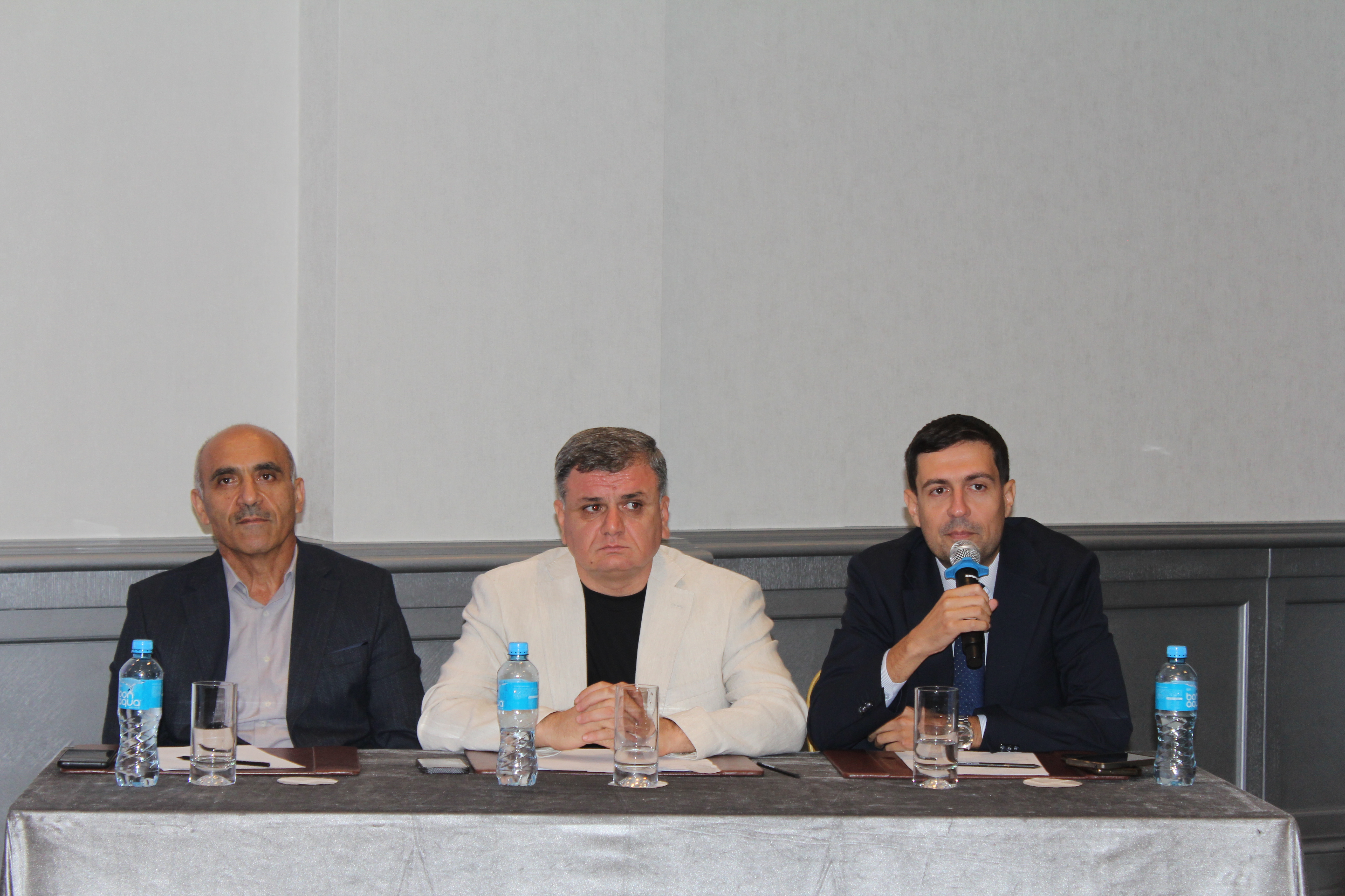 Bakıda saxta ehtiyat hissələri və paralel idxalın ölkəyə vurduğu zərərlər müzakirə edildi - VİDEO — foto 6