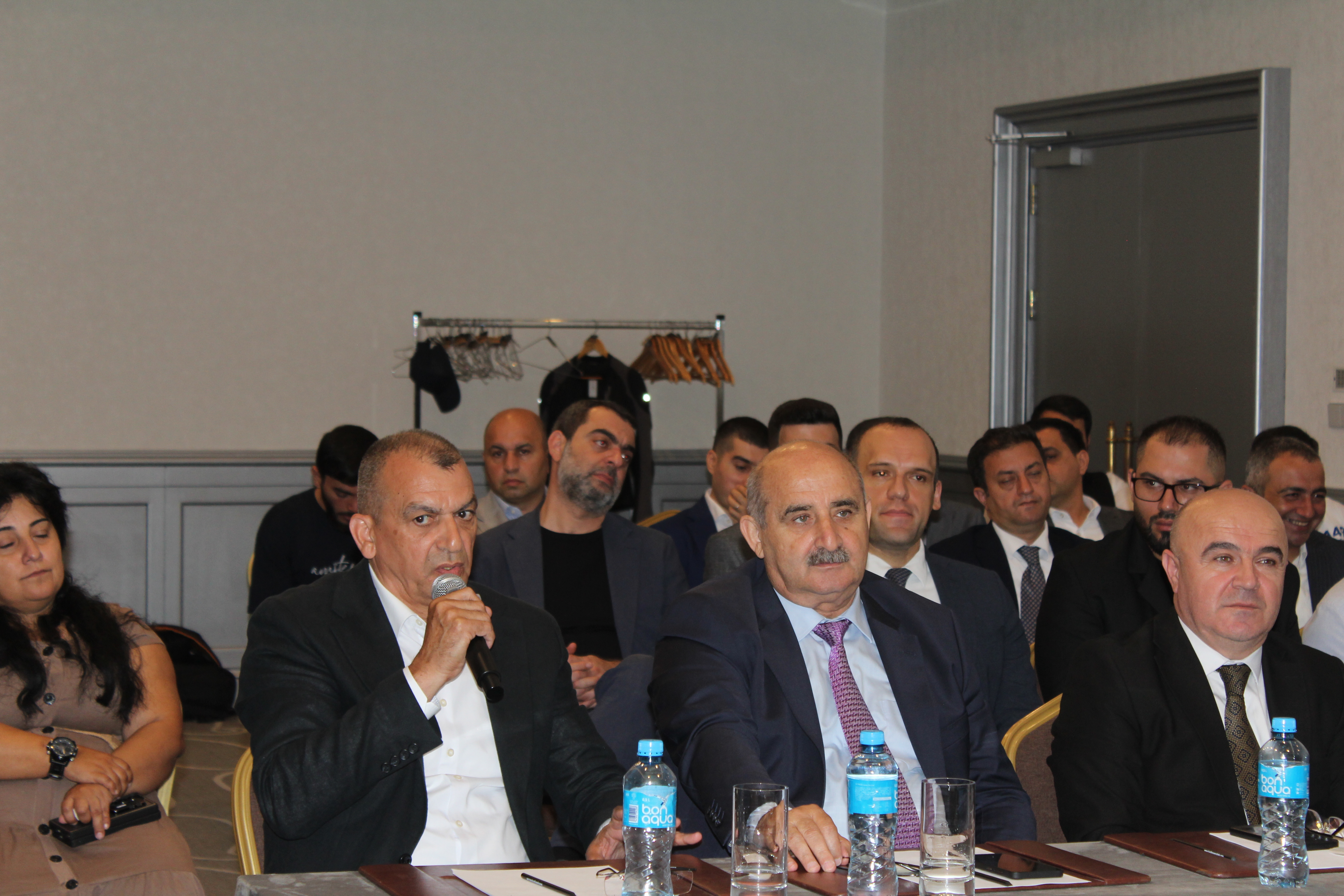 Bakıda saxta ehtiyat hissələri və paralel idxalın ölkəyə vurduğu zərərlər müzakirə edildi - VİDEO — foto 12