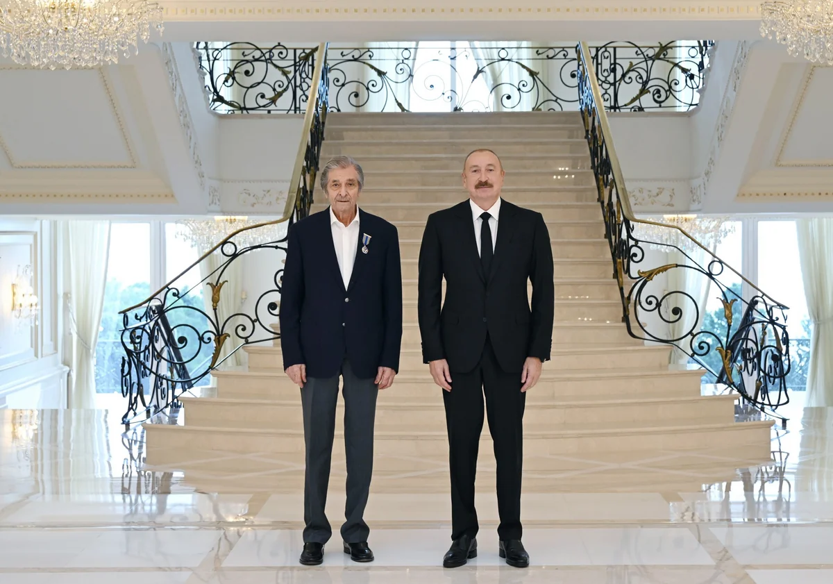 Prezident İlham Əliyev Fərhad Xəlilova “İstiqlal” ordenini təqdim edib — foto 5