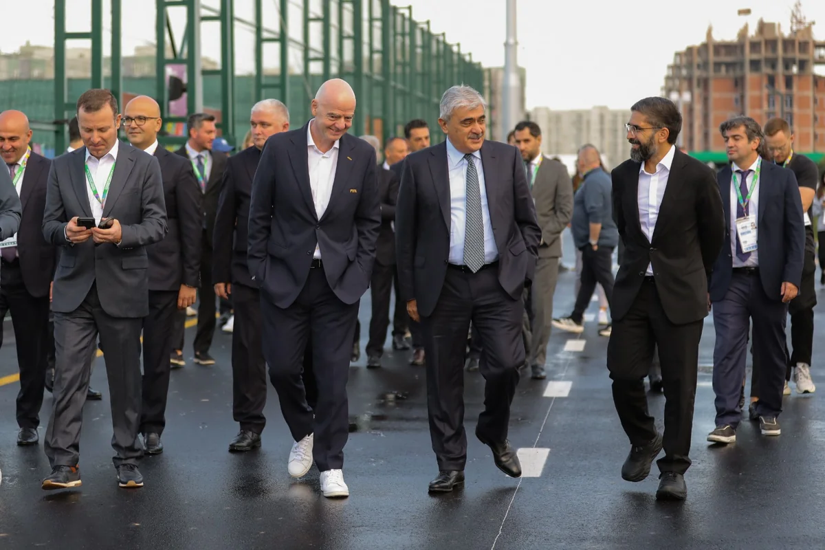 FİFA Prezidenti Hövsan Yarış Kompleksində olub - FOTOLAR — foto 8