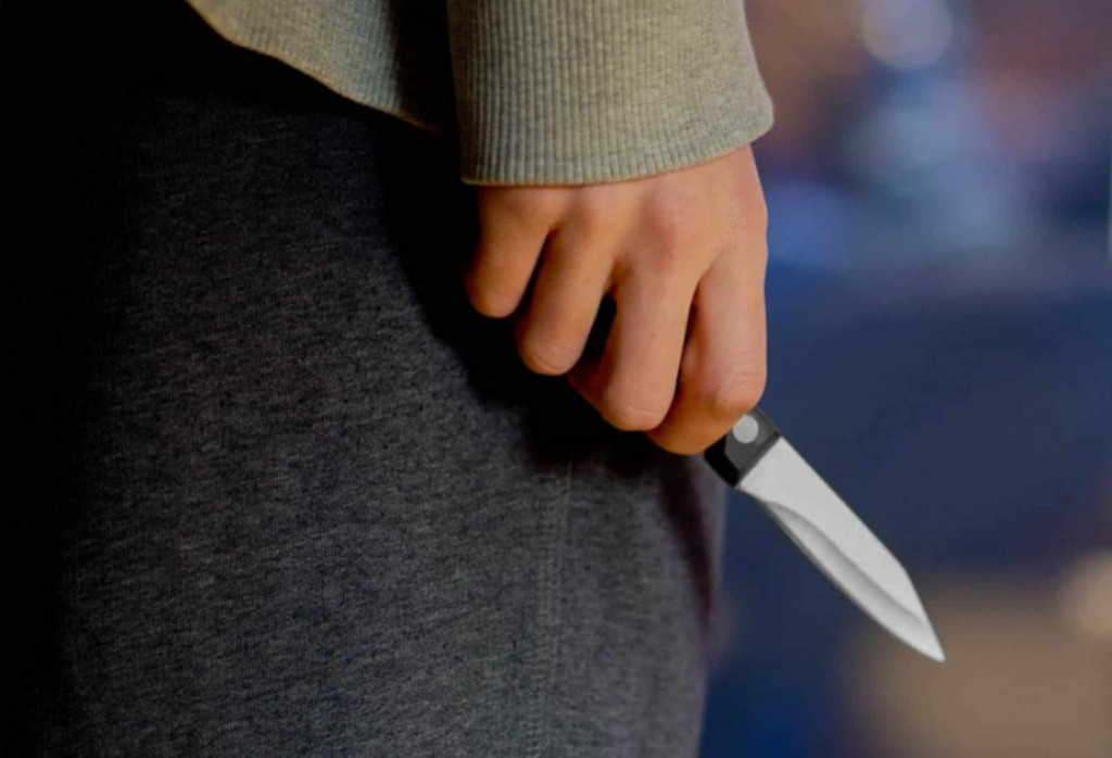 Baş həkimin müavini bıçaqlandı xəbəri üçün şəkil