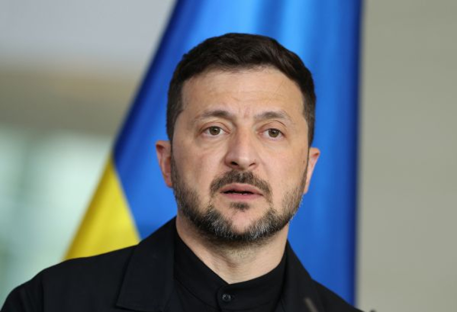 Zelenski Rusiyanın neft emalı zavodlarına hücumları dayandırmağın şərtini açıqladı xəbəri üçün şəkil